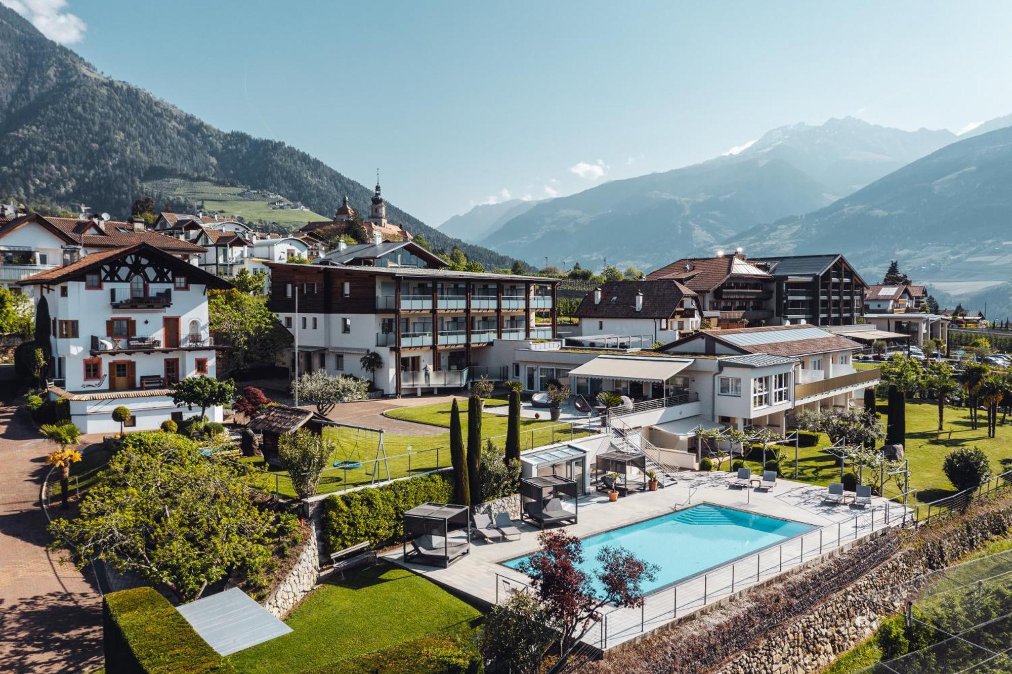 Appartement-Hotel Beatenhof Tirolo Luaran gambar